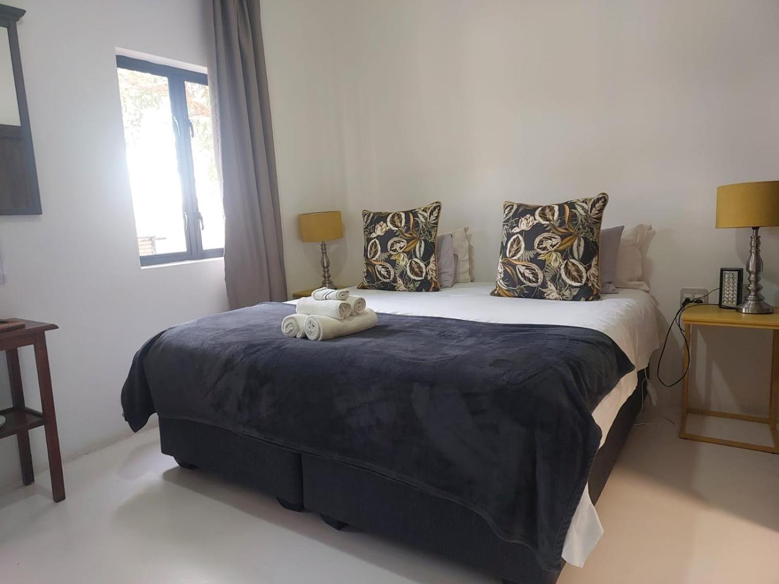 Guest house Karoo Retreat- Self Catering And